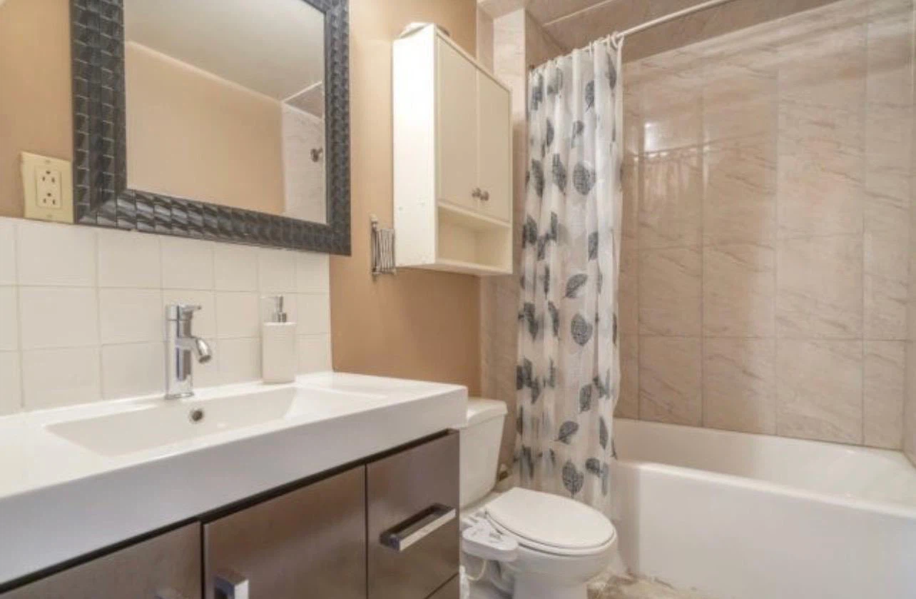 🏠 PRIVATE/SHARED ROOM AVAILABLE – MISSISSAUGA - photo 2
