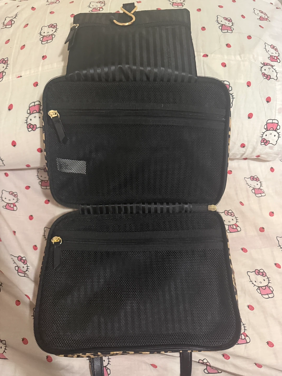 Victoria’s Secret Leopard Tolietry Bag & Pouches Bundle - photo 2