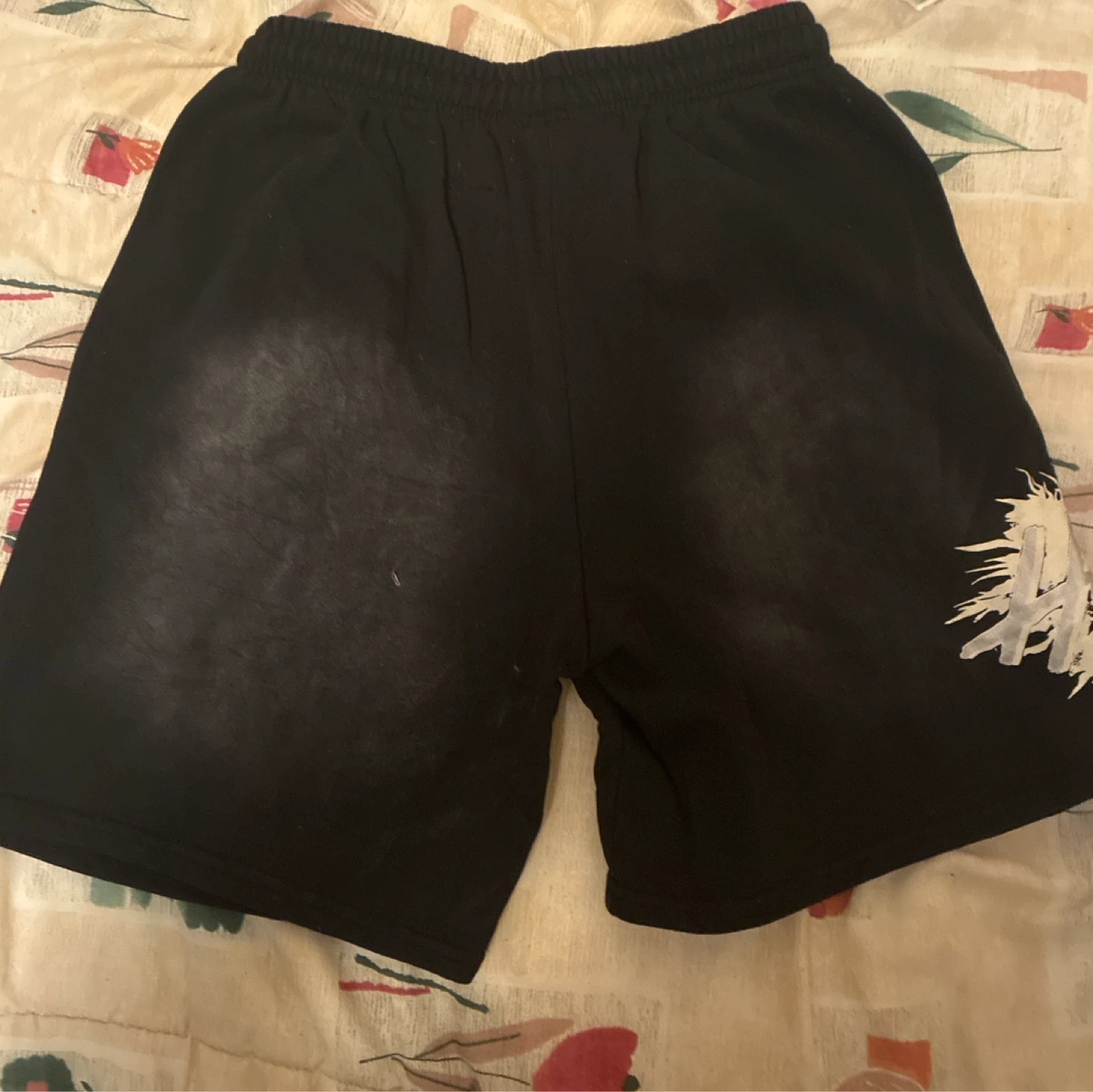 Hellstar “is this what heaven looks like” Graphic Shorts - photo 2