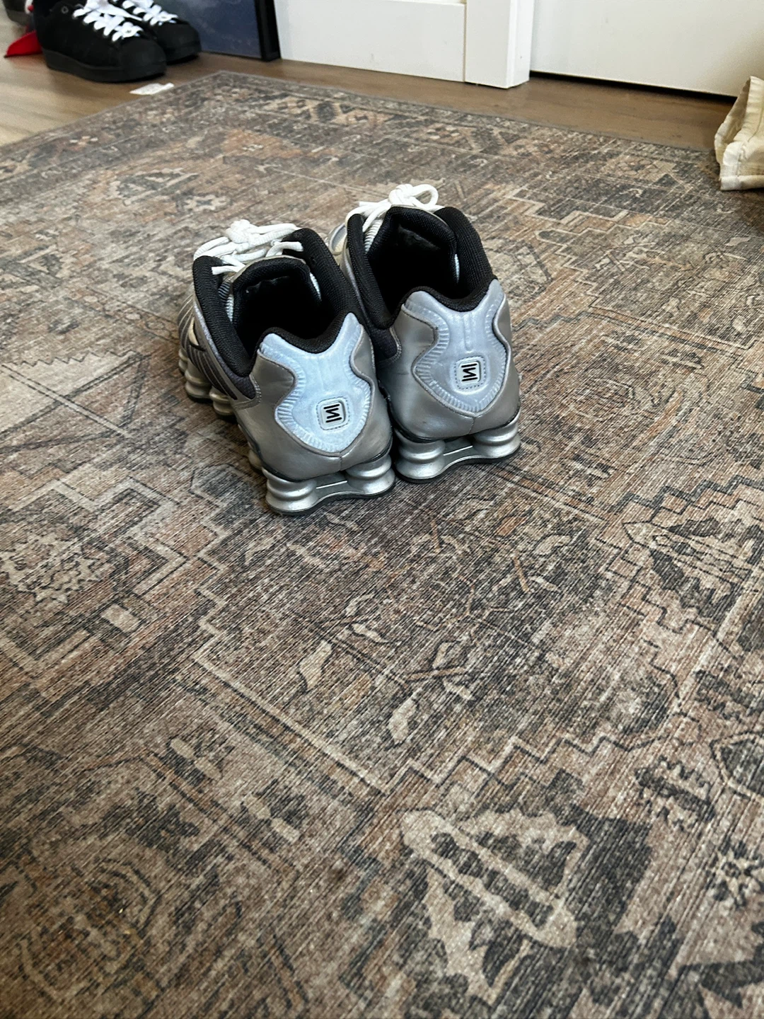 Nike Shox Sneakers - photo 3