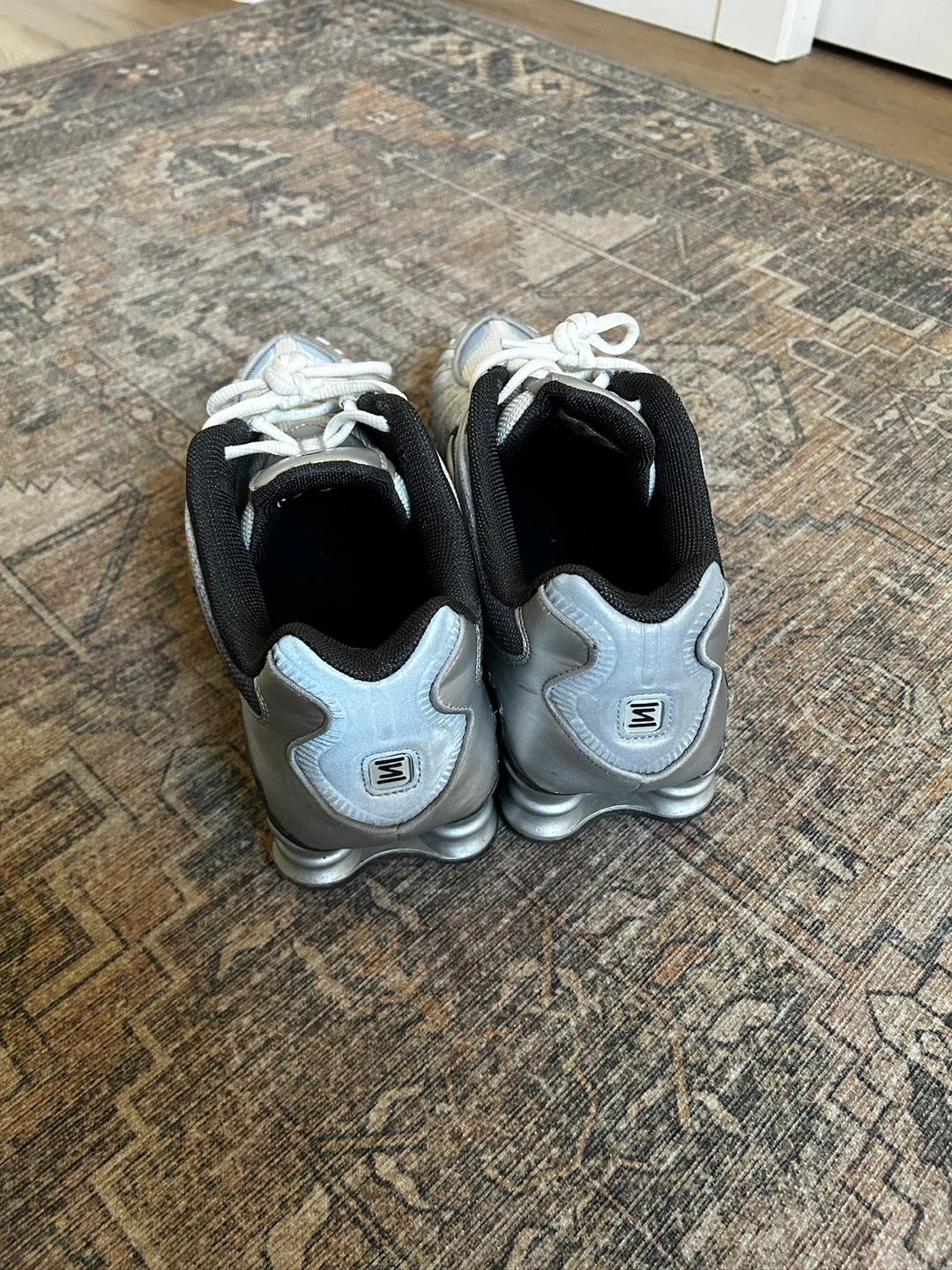 Nike Shox Sneakers - photo 4