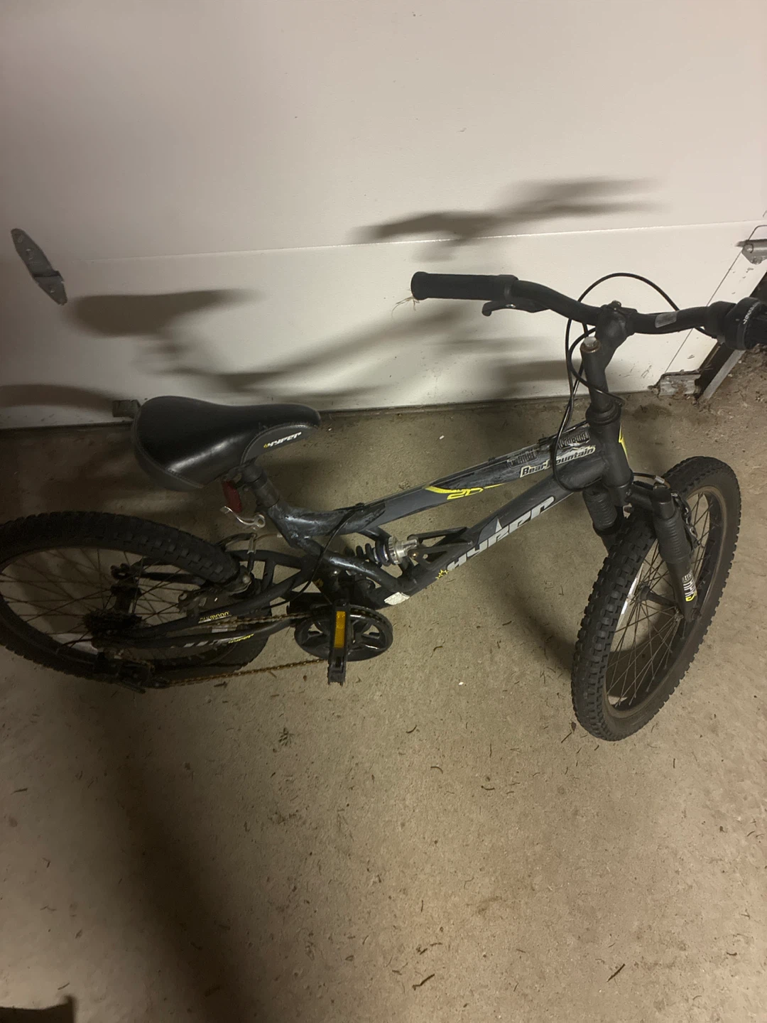 Hyper Bear Mountain 20-inch Mountain Bike - photo 2
