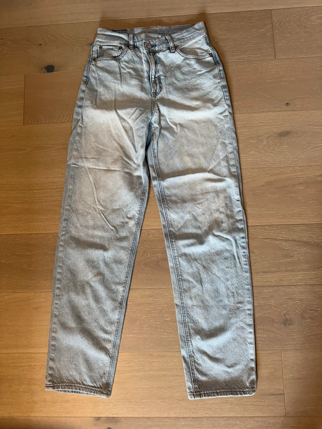 American Eagle Women's Mom Jeans Light Wash Size 2