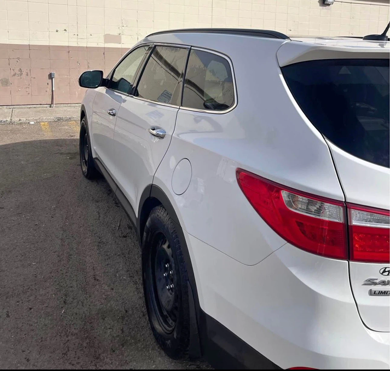 White Hyundai Santa Fe Limited - photo 4