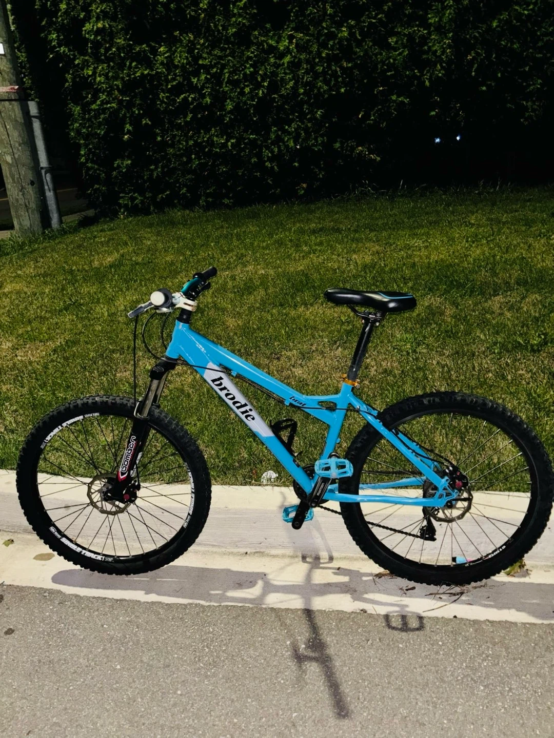 Brodie Blue Mountain Bike - photo 2