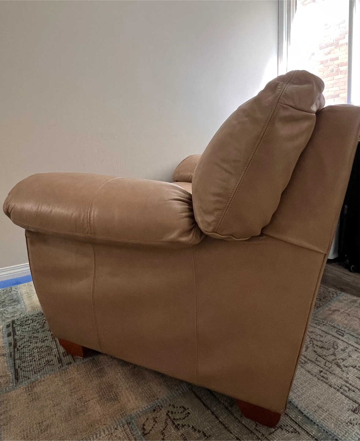 La-Z-Boy Tan Leather Loveseat Sofa - photo 2