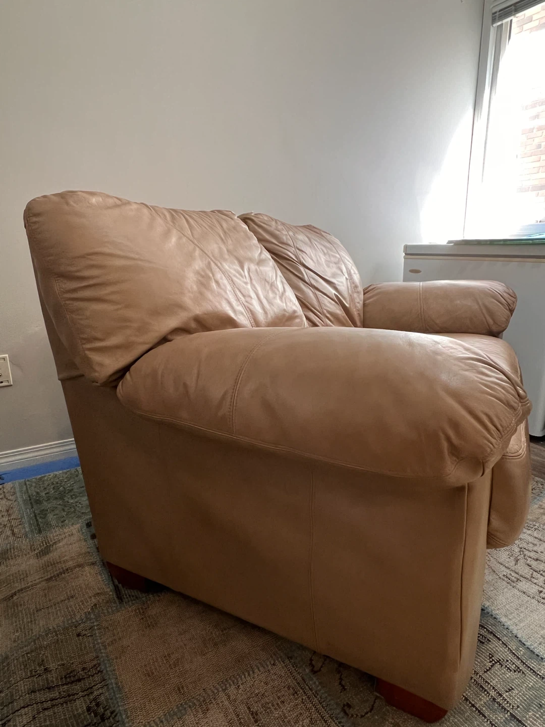 La-Z-Boy Tan Leather Loveseat Sofa - photo 3