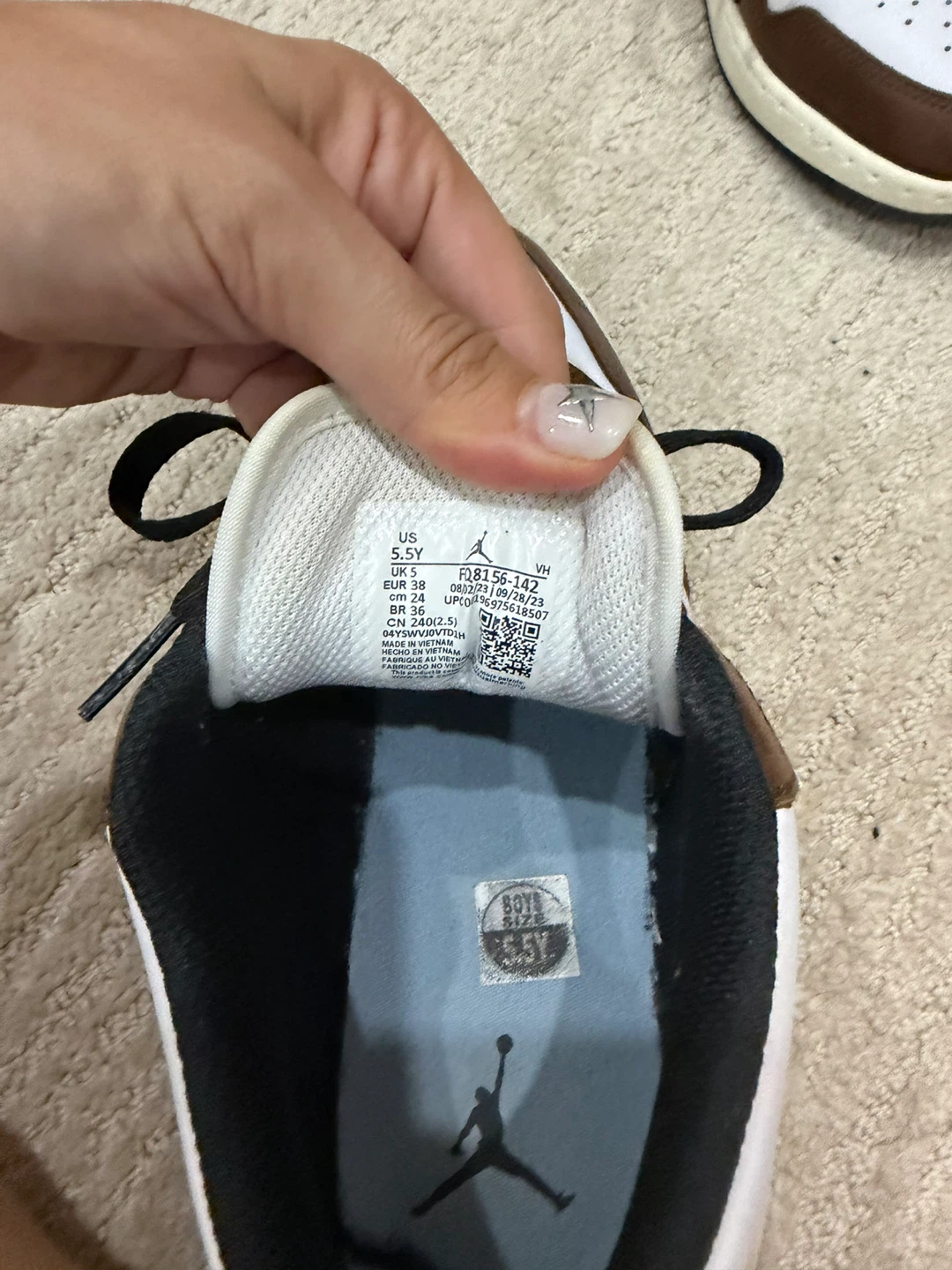 Jordan 1 Low Brown/White Size 5.5Y - photo 2