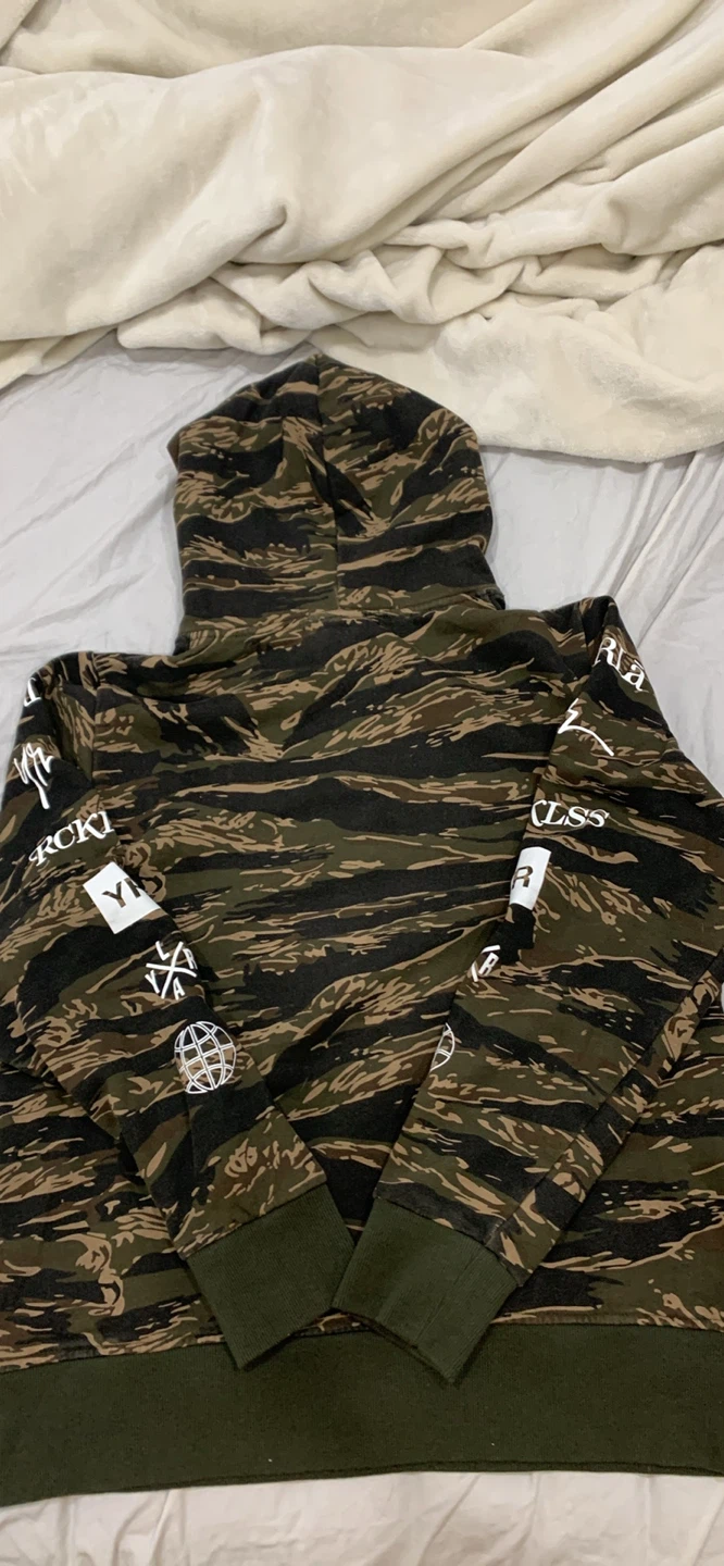 Young & Reckless Camo Hoodie - photo 4