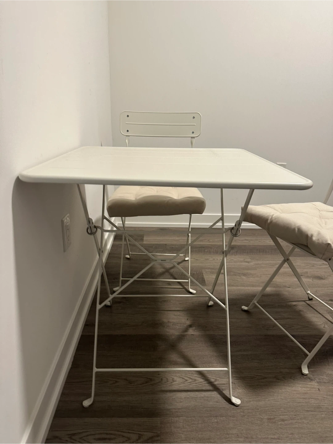 IKEA SUNDSO Table & 2 Folding Chairs - White - photo 3