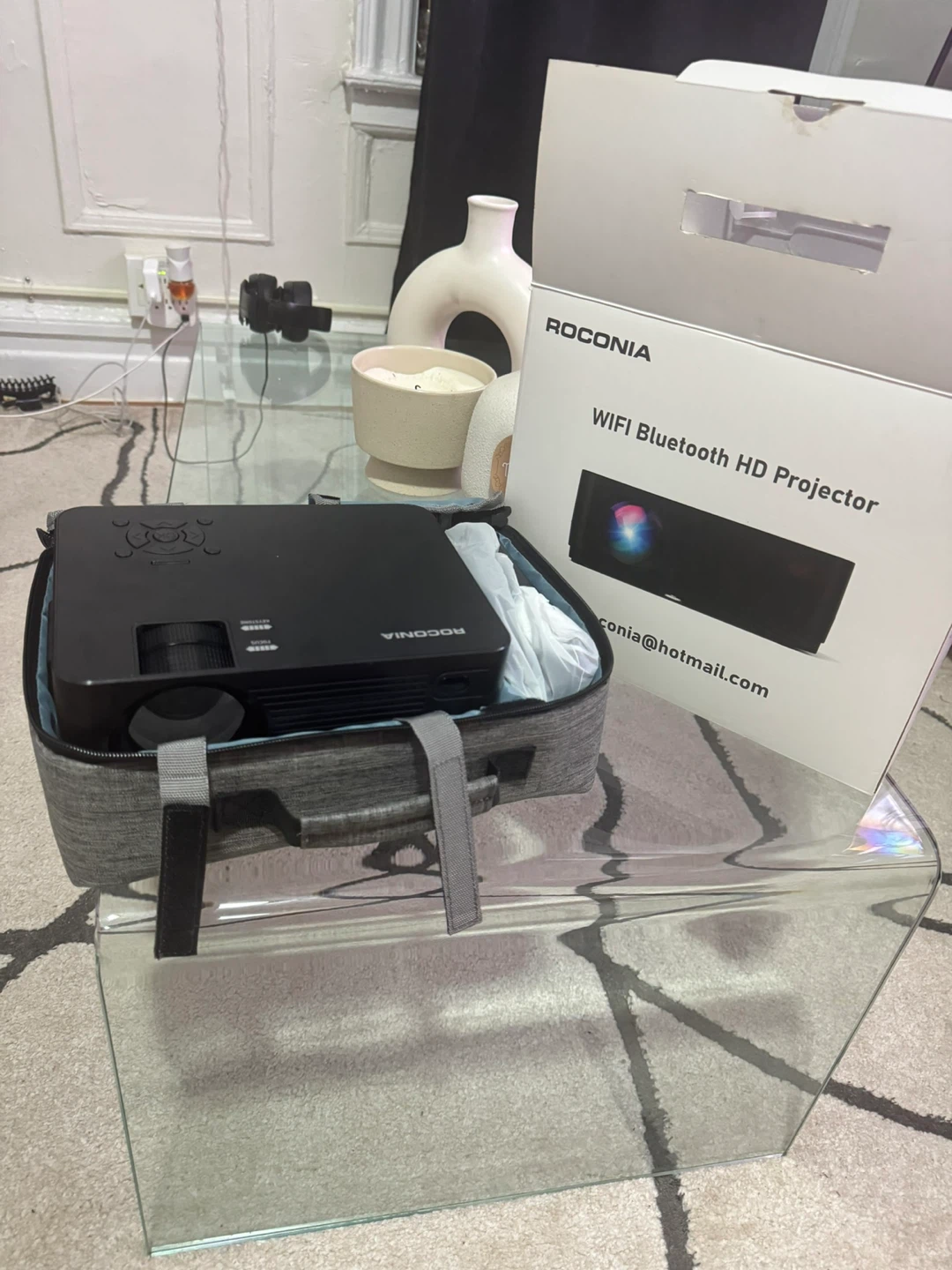 Roconia WiFi Bluetooth HD Projector