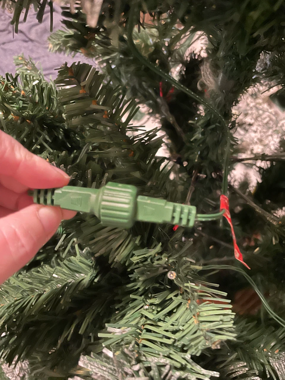 Pre-lit Flocked Artificial Christmas Tree - photo 4