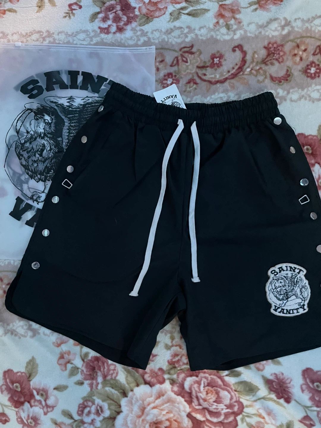 Saint vanity shorts L