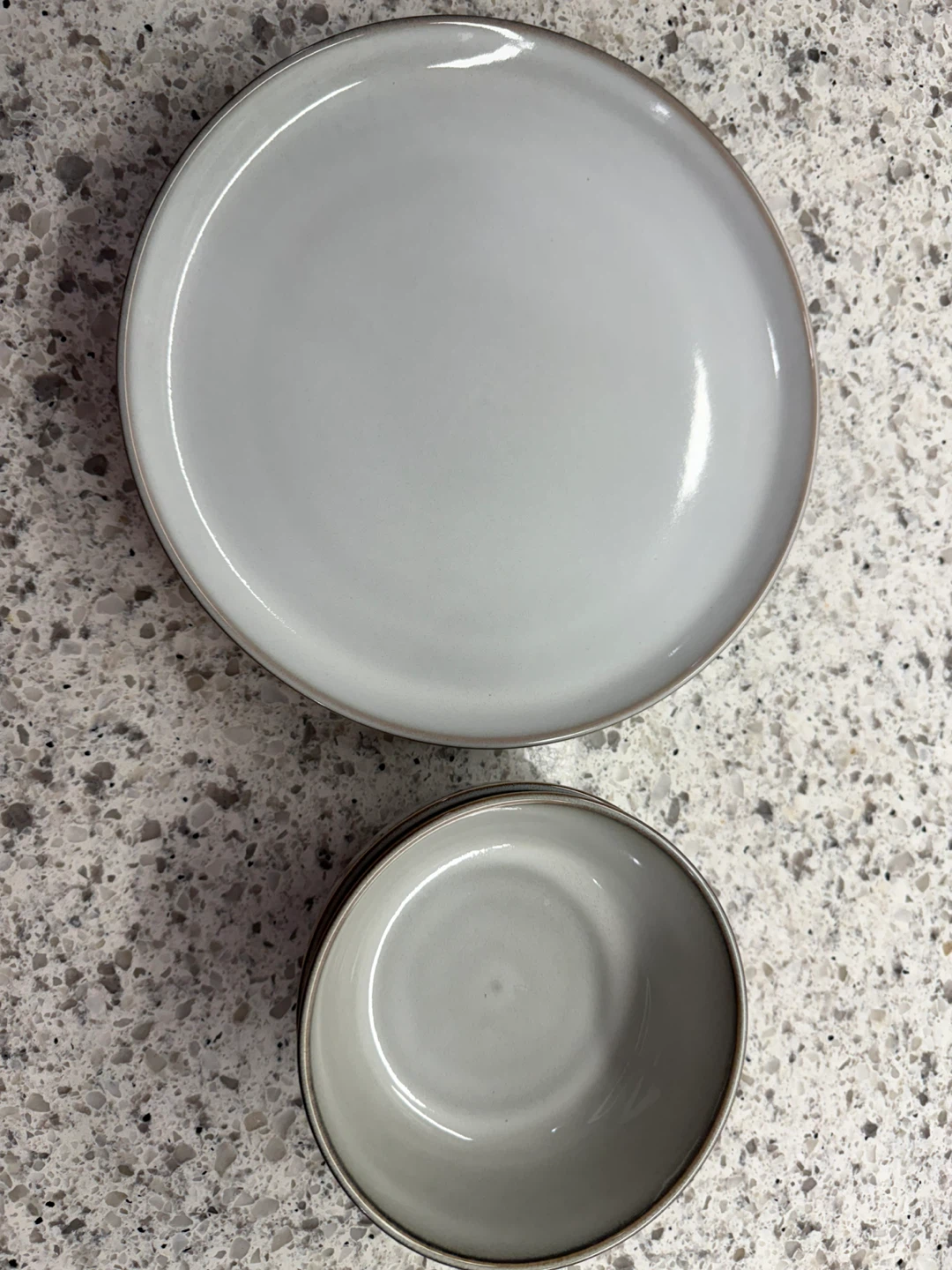 Kitchenware Set: Gold Cutlery, Plates, Bowls, and Glasses - photo 4