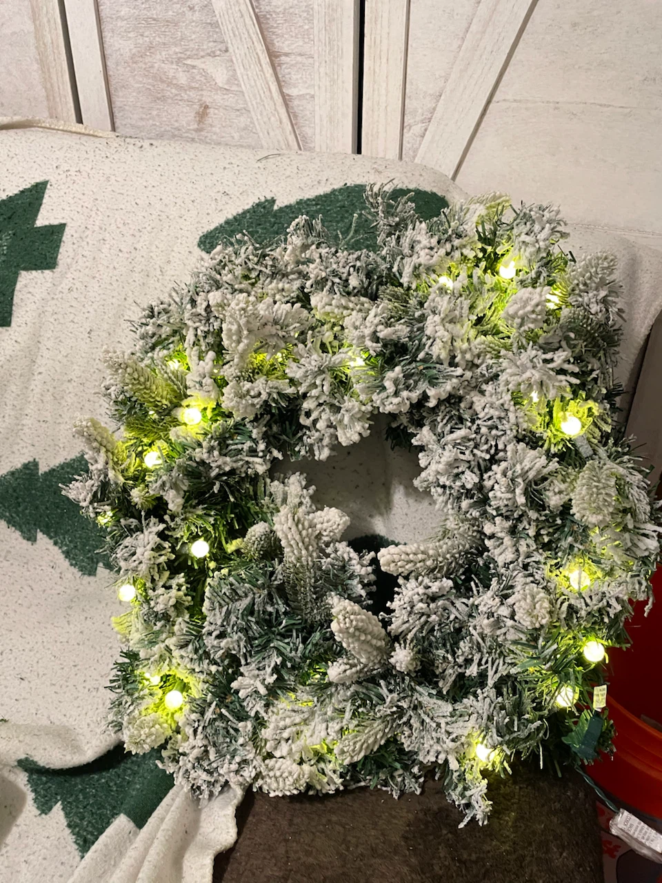 Pre-lit Flocked Christmas Wreath