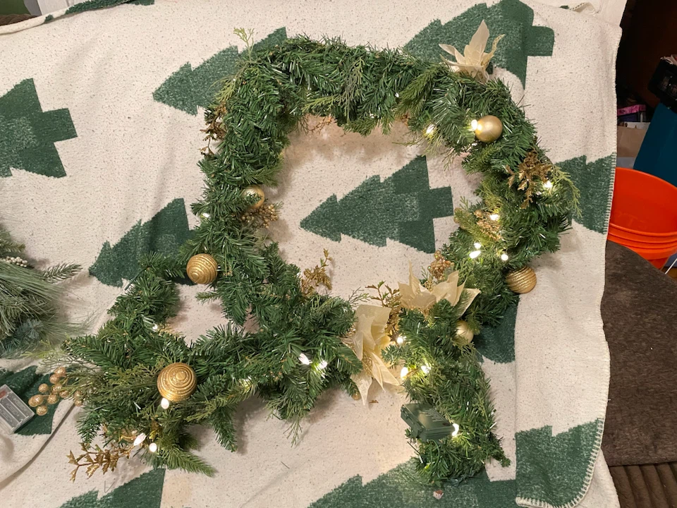 Pre-lit Christmas Garland with Gold Ornaments