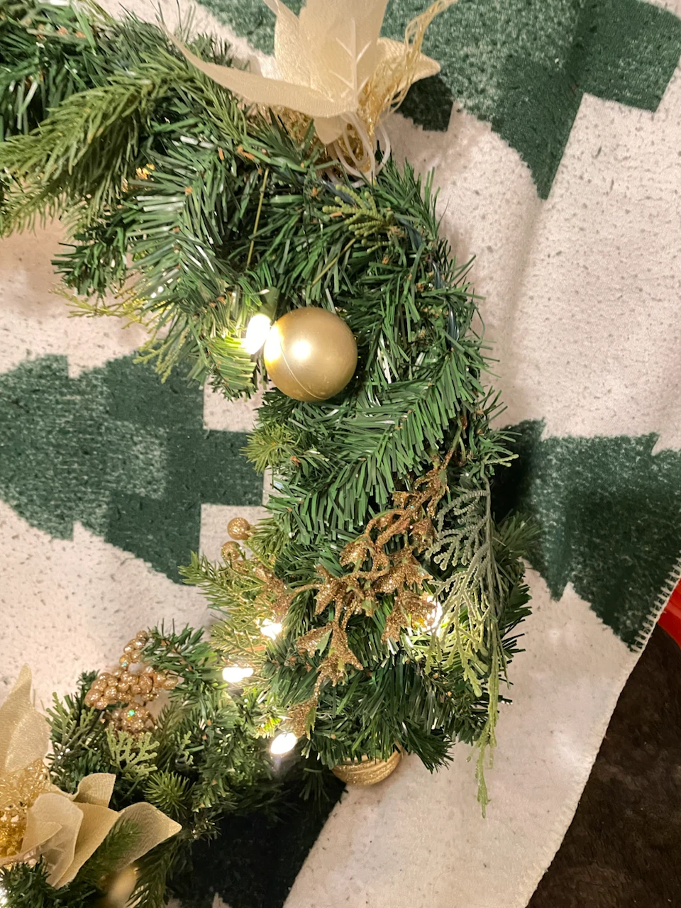 Pre-lit Christmas Garland with Gold Ornaments - photo 3
