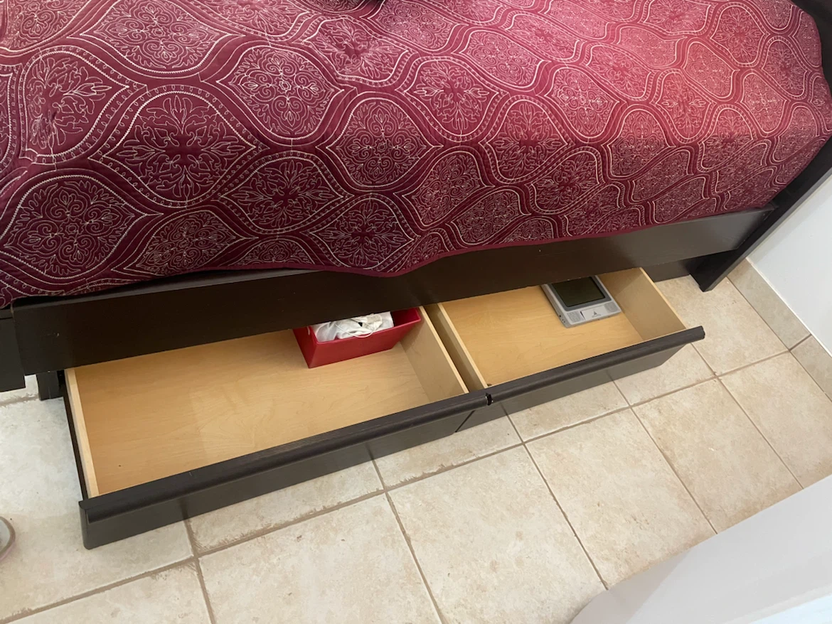 Dark Brown King Size Bed with(4)Storage - photo 3