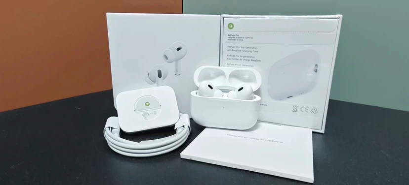 Apple AirPods Pro 2nd Generation with MagSafe Case