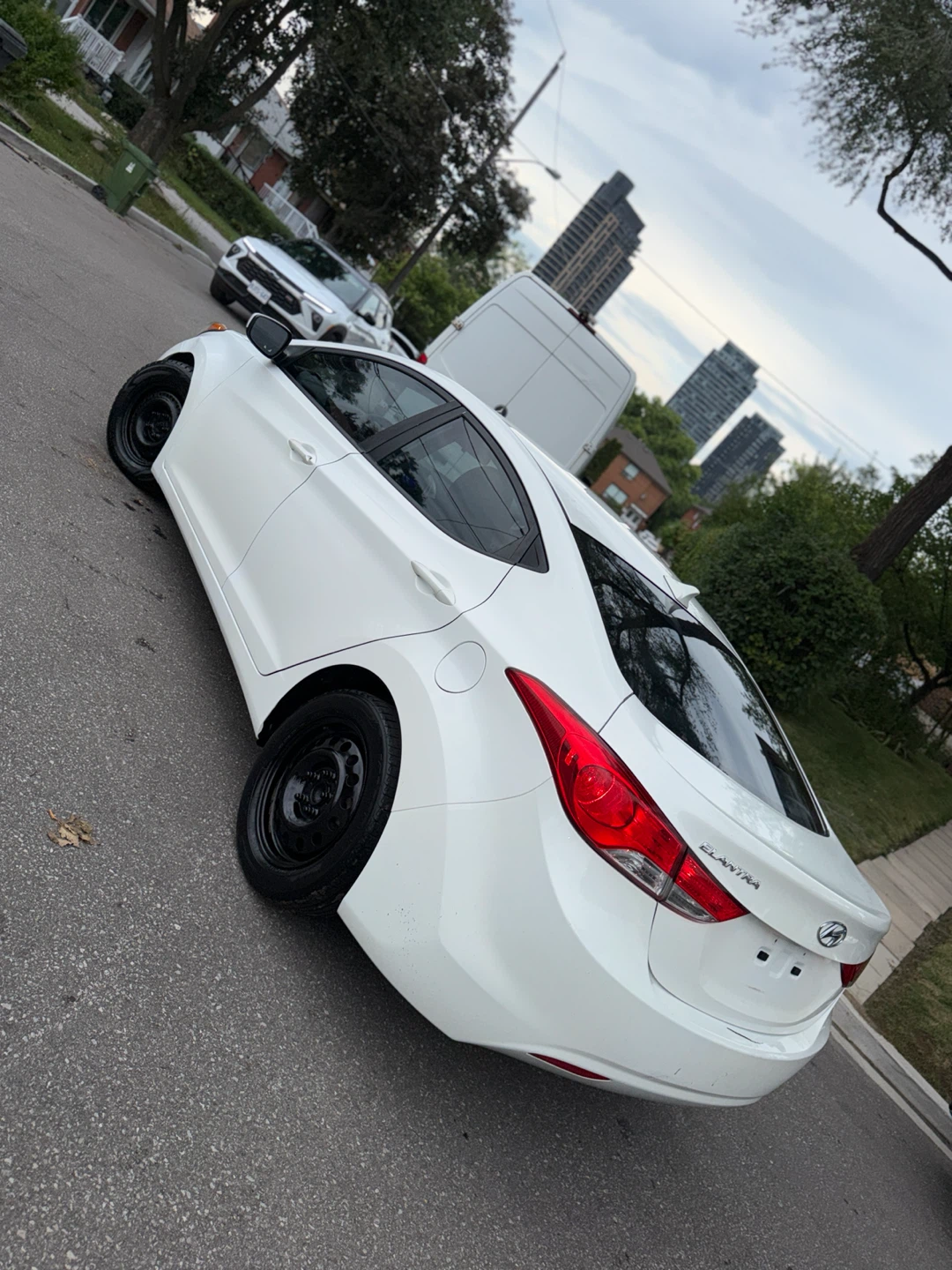 2013 Hyundai Elantra Limited - photo 3