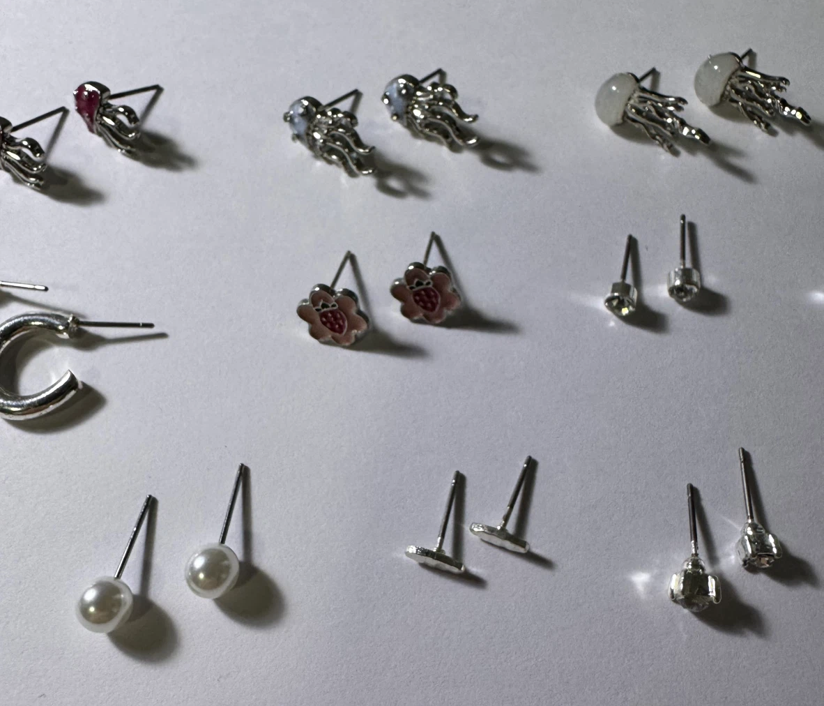 17 pc Silver Tone Earrings - photo 3