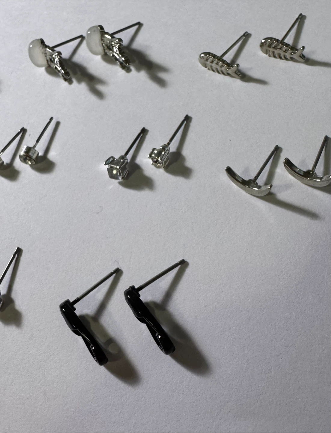 17 pc Silver Tone Earrings - photo 4