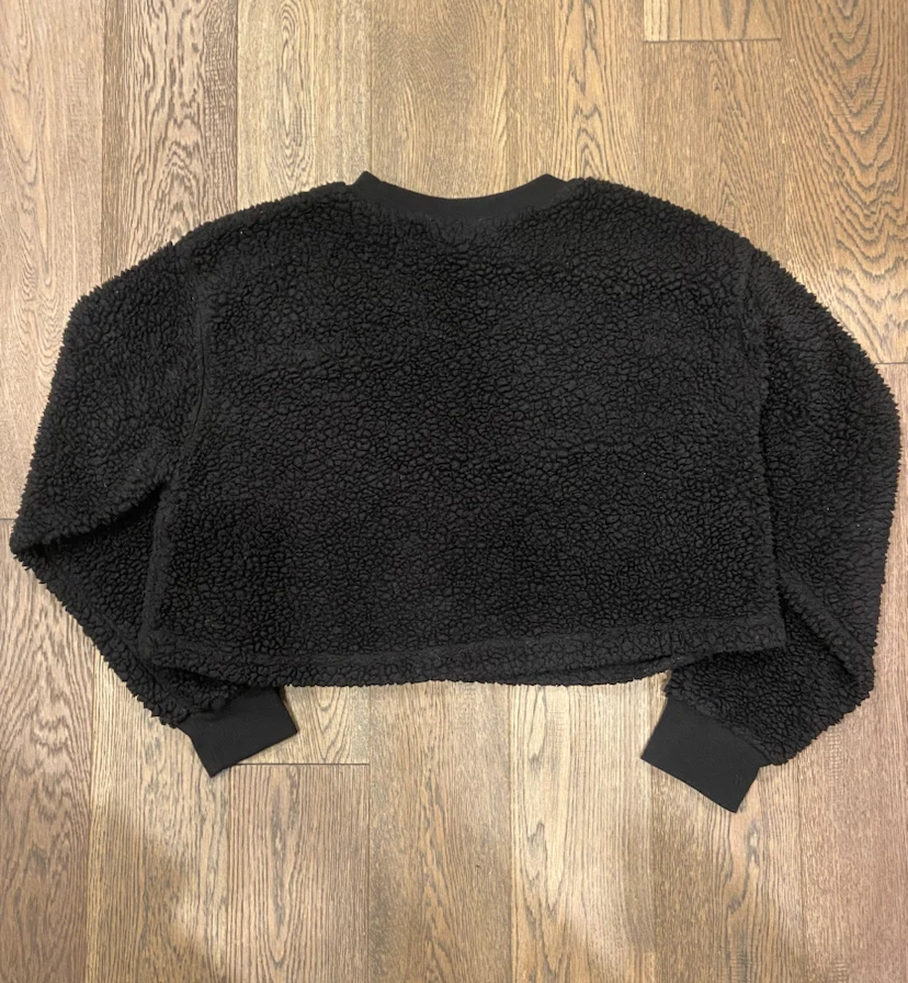 EUC: Forever 21 Black Cropped Sherpa Sweatshirt Size M - photo 5