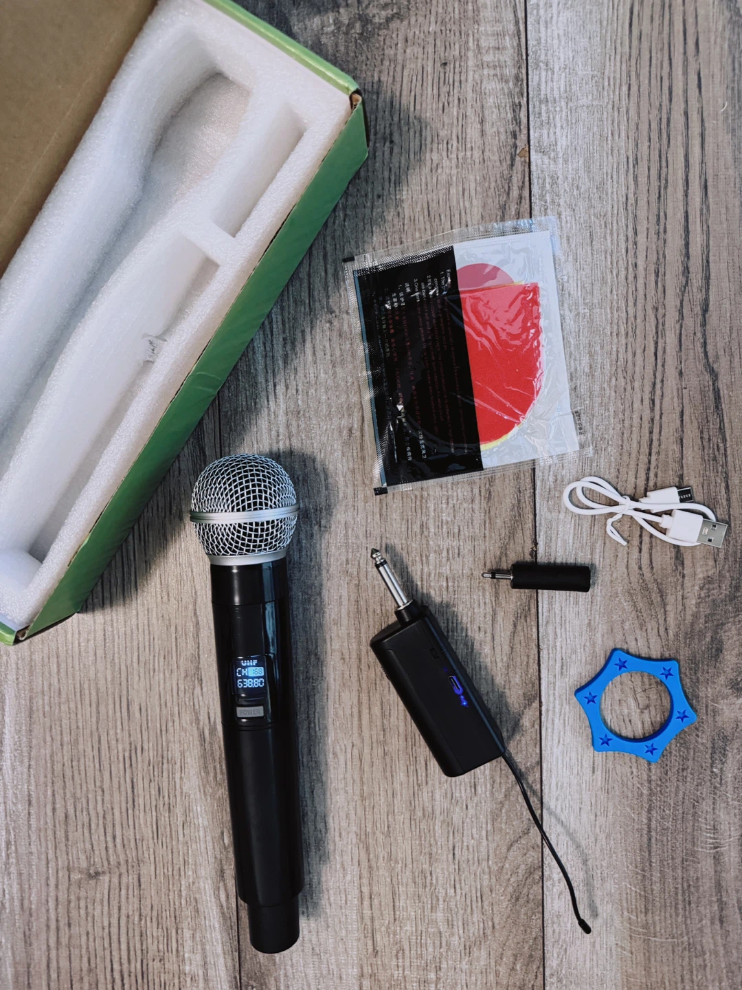 Wireless Microphone System with Receiver