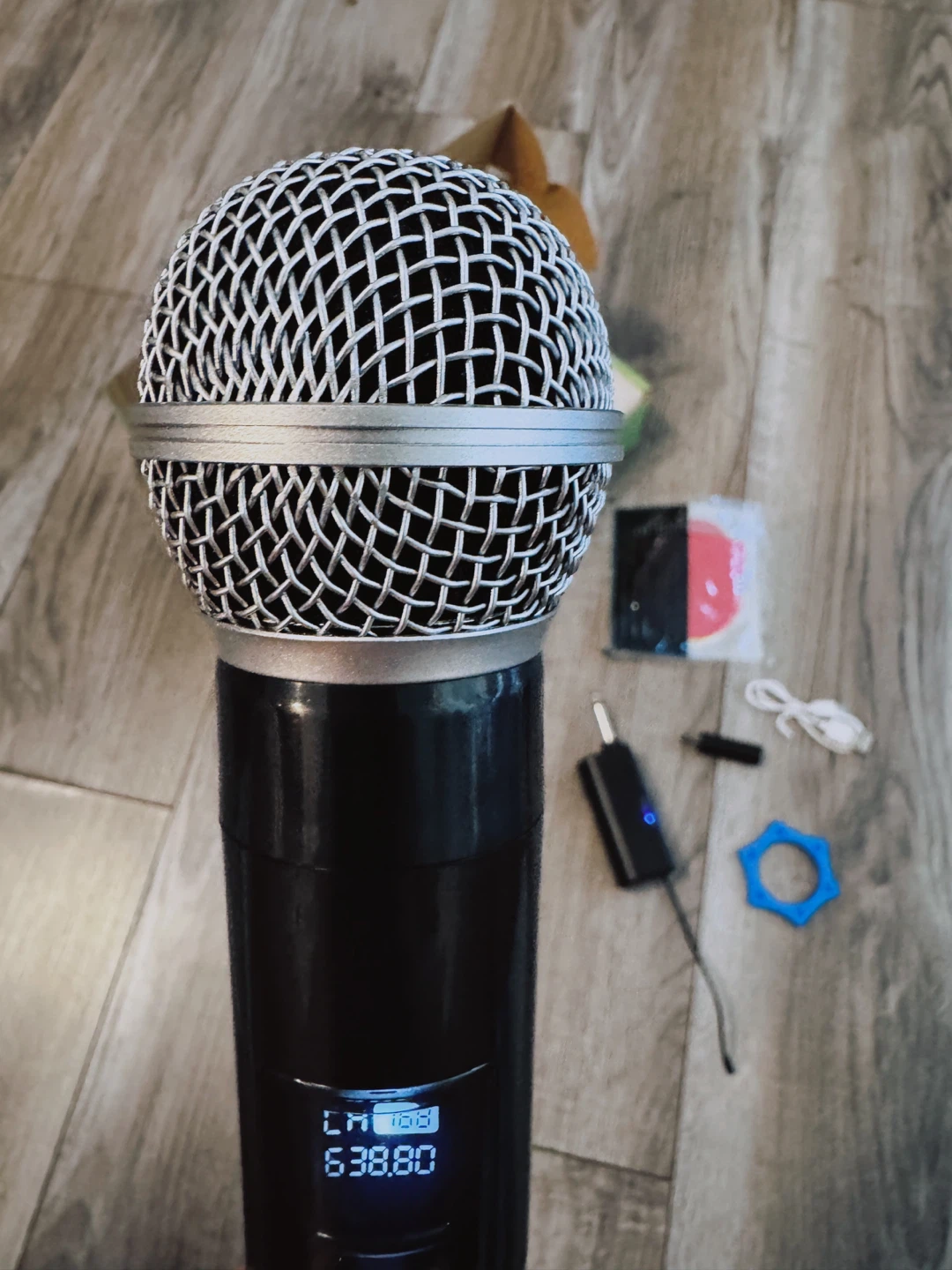Wireless Microphone System with Receiver - photo 2