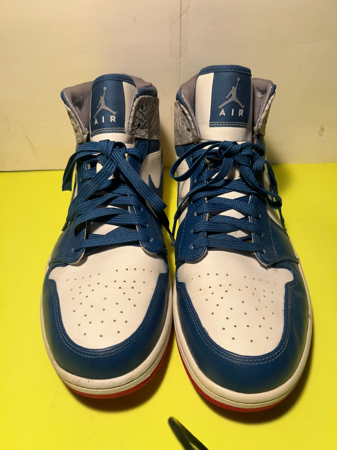 Air Jordan 1 Mid "Georgetown" Sneakers