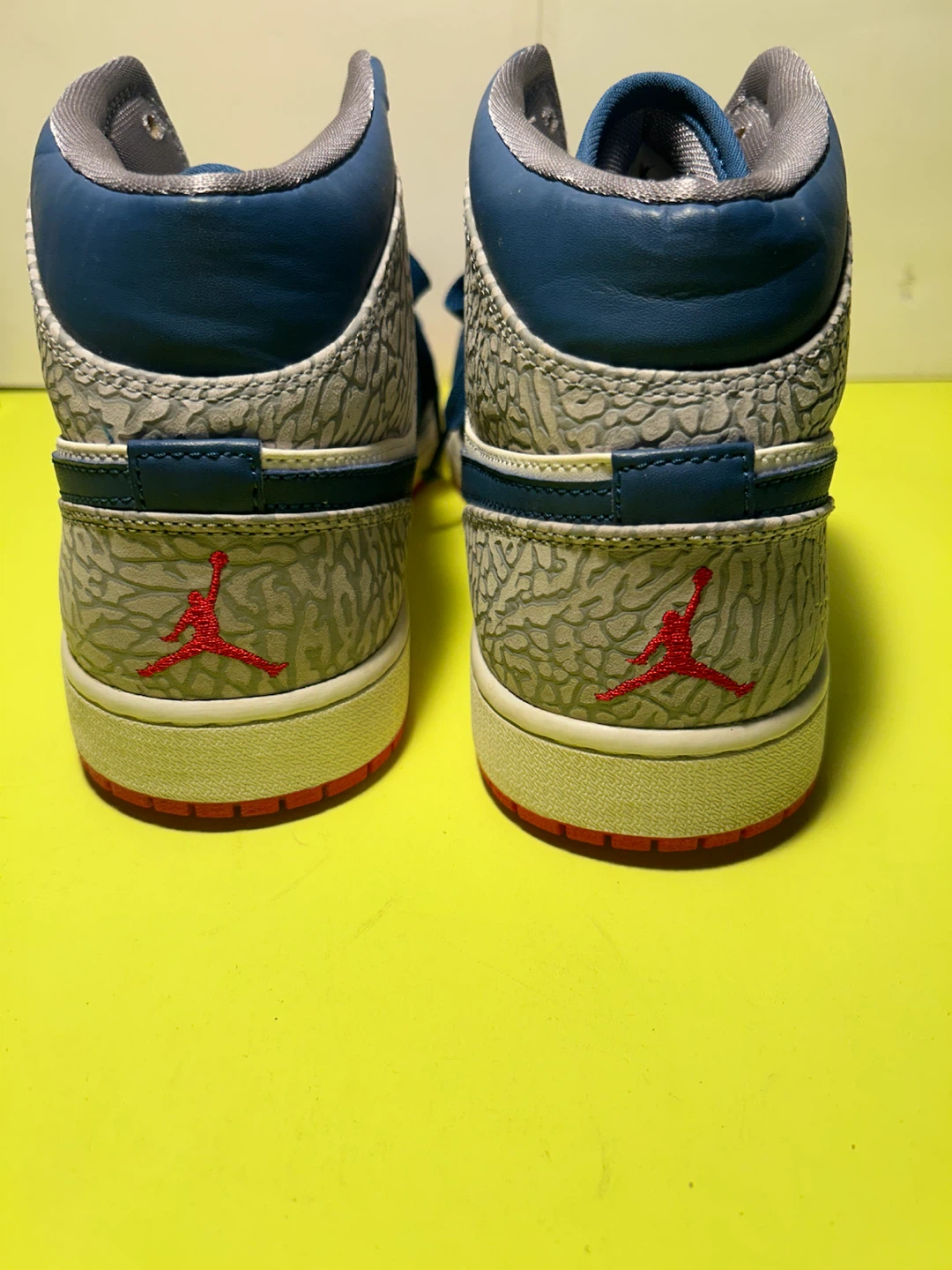 Air Jordan 1 Mid "Georgetown" Sneakers - photo 2