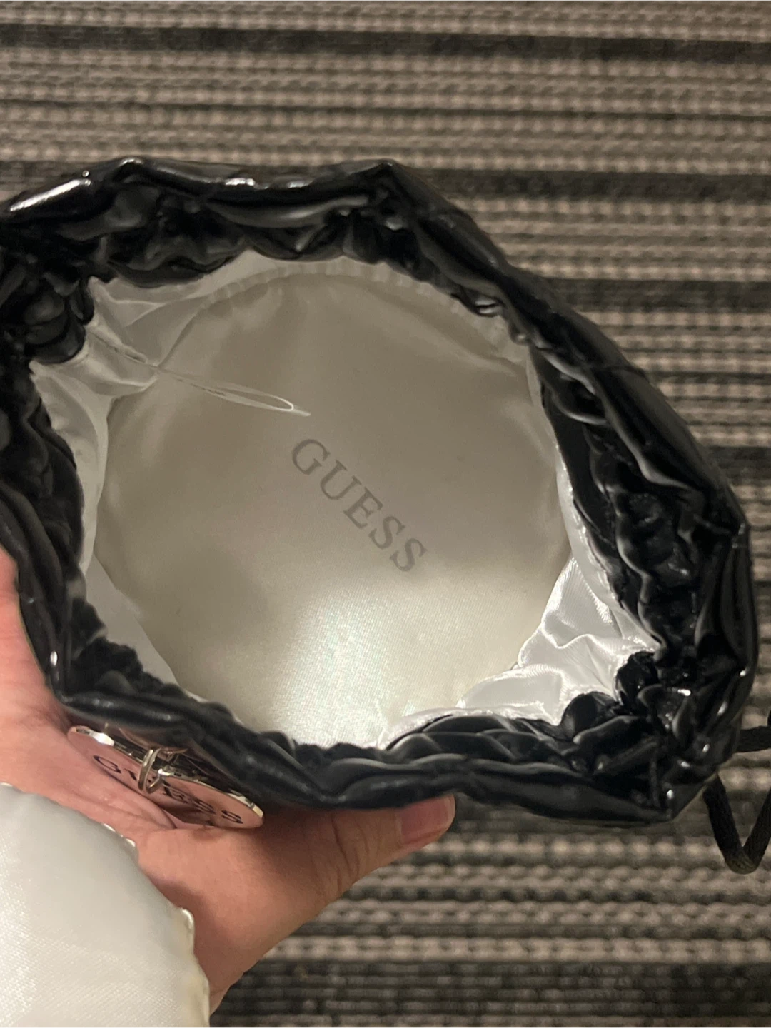 GUESS Quilted Black Drawstring Pouch - photo 5