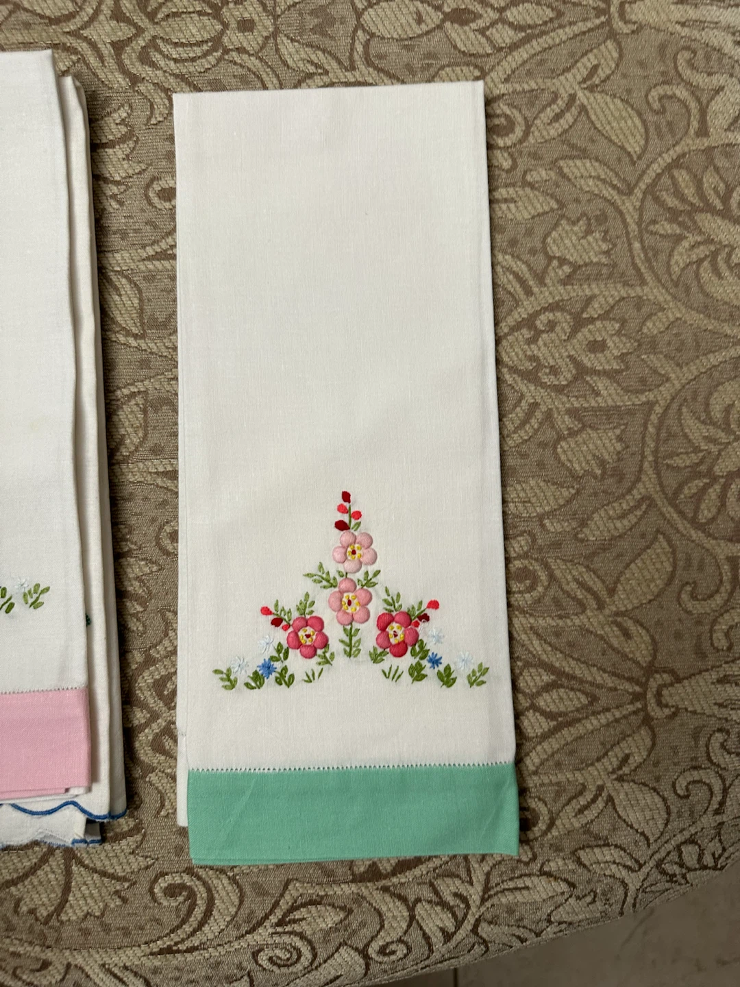 Set of 4 VTG Hand-Embroidered & Appliqué Guest Towels - Unused - photo 5