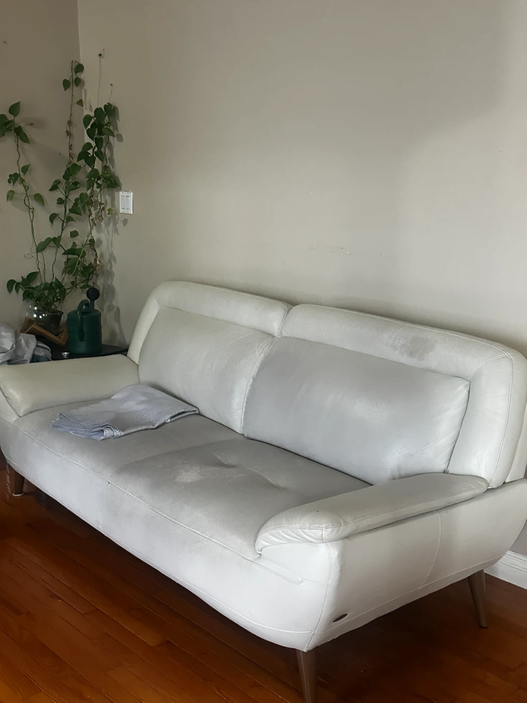 White Leather 2 Sofa