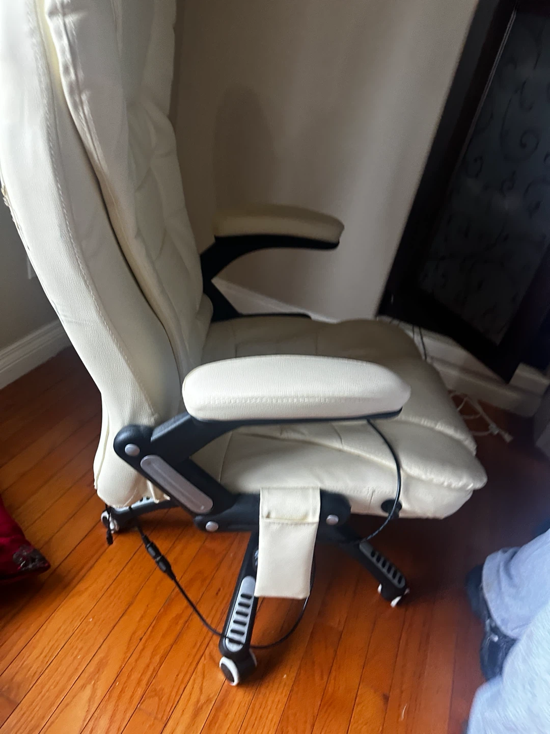Cream Massage Office Chair - photo 3