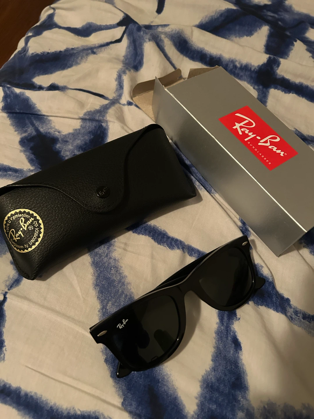 Ray-Ban Wayfarer ORB4340 Sunglasses Black