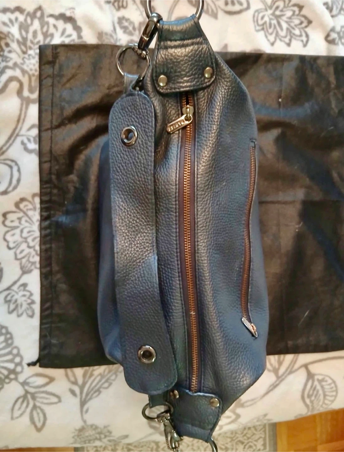 Danier Navy Blue Leather Handbag - photo 3