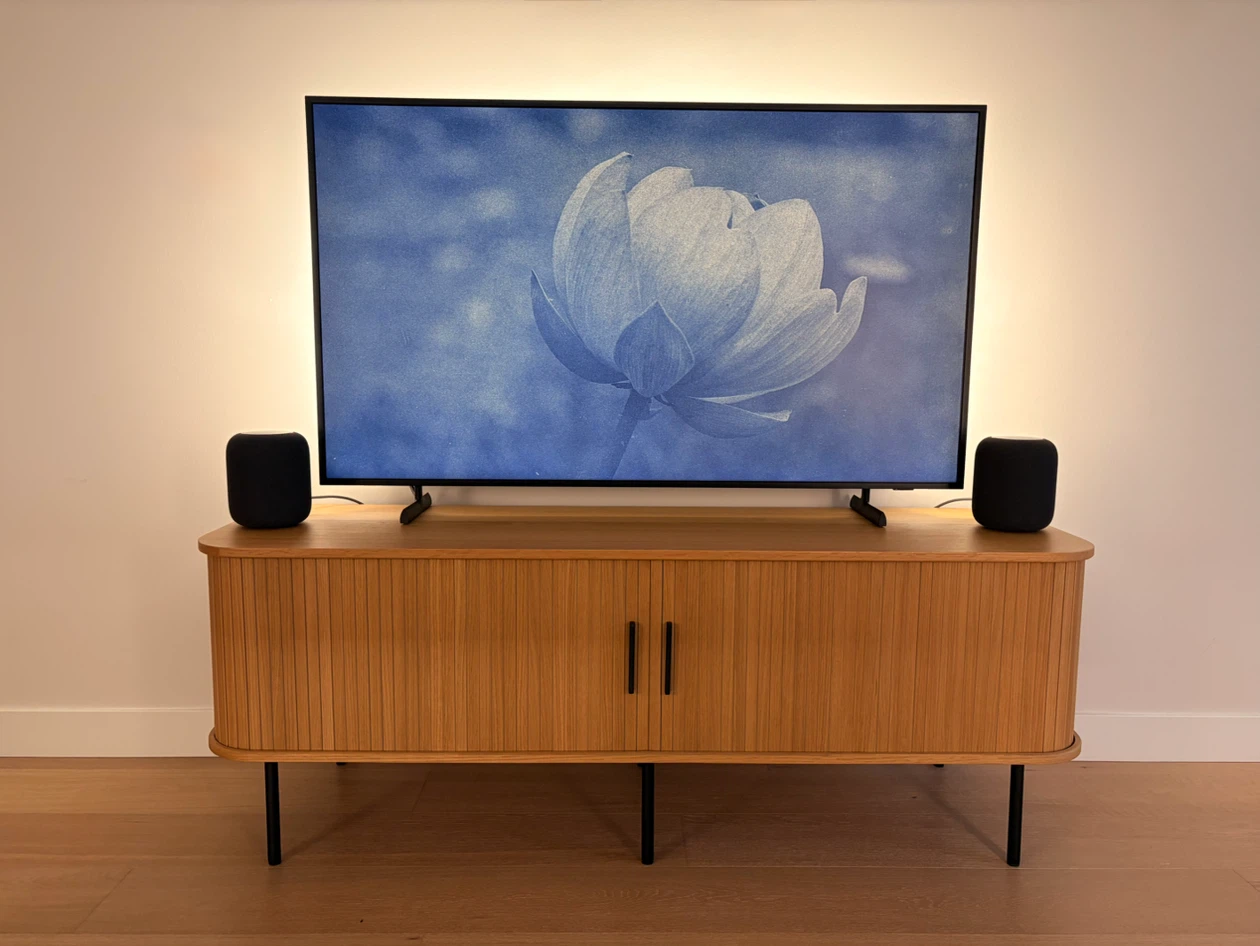 Sundays Easy Edge Media Unit