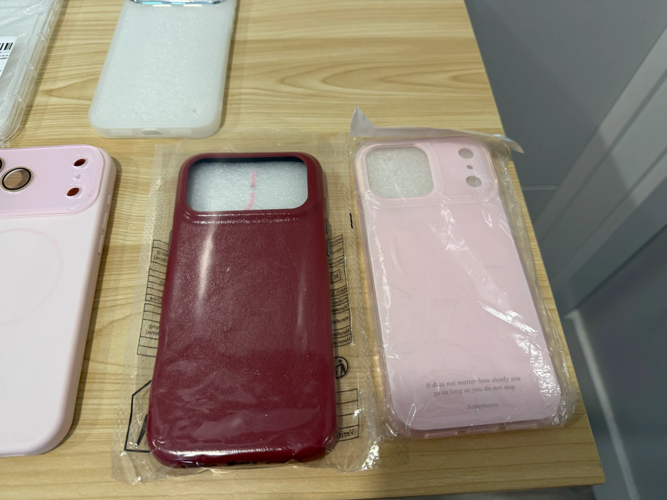 iPhone 17 Pro Max cases - photo 2