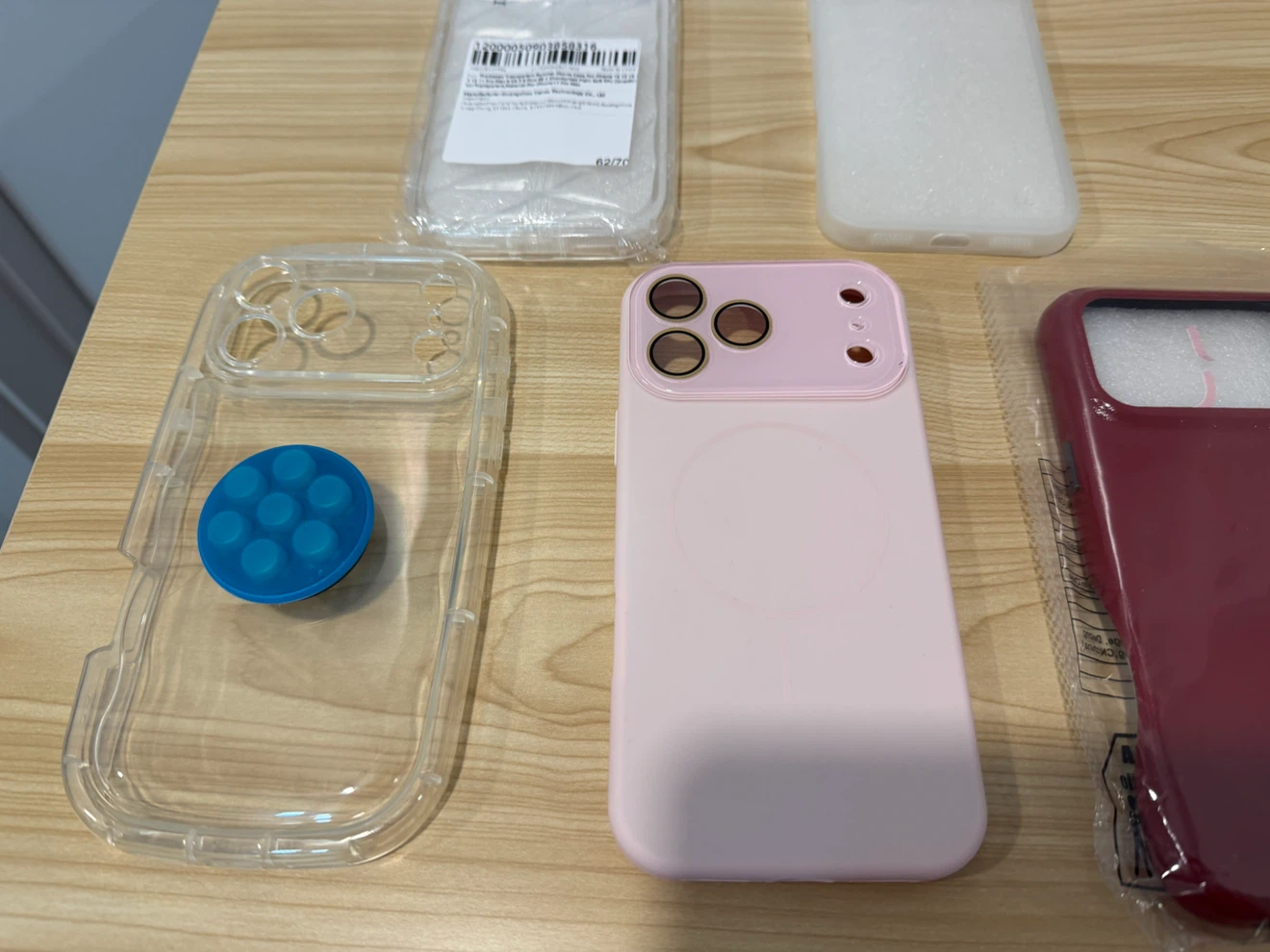 iPhone 17 Pro Max cases - photo 3