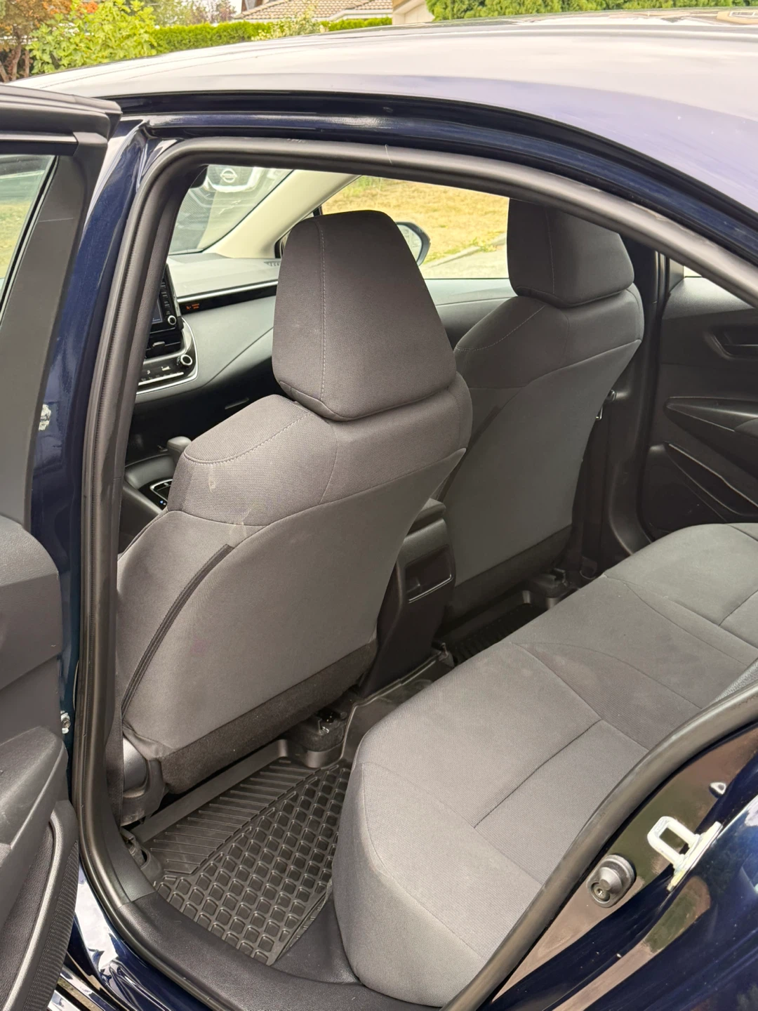 Dark Blue Toyota Corolla Sedan - photo 3