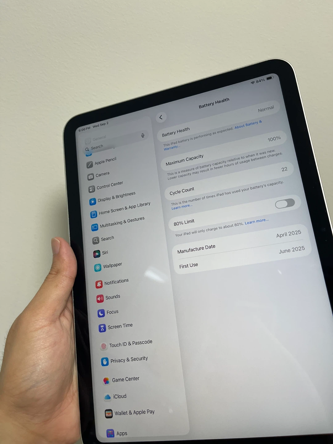 iPad 11th Gen (A16) 128GB with Pen, Case and Box - photo 4
