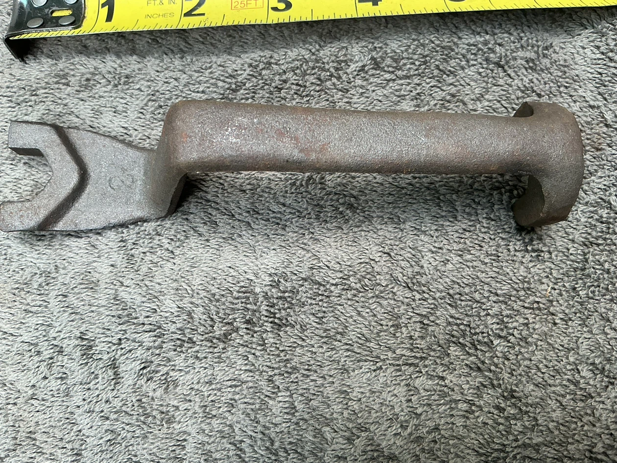 Vintage Cast Iron Offset Wrench Tool for Getting at Hard Places - photo 4