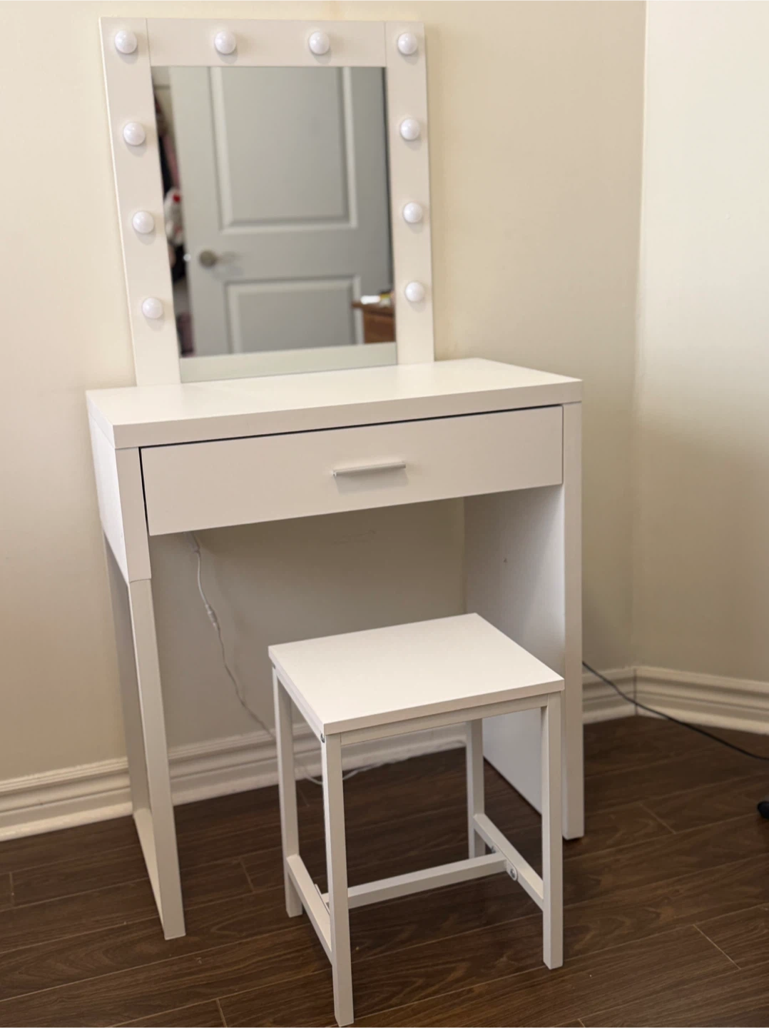 White Vanity Desk with Lighted Mirror and Stool - photo 2