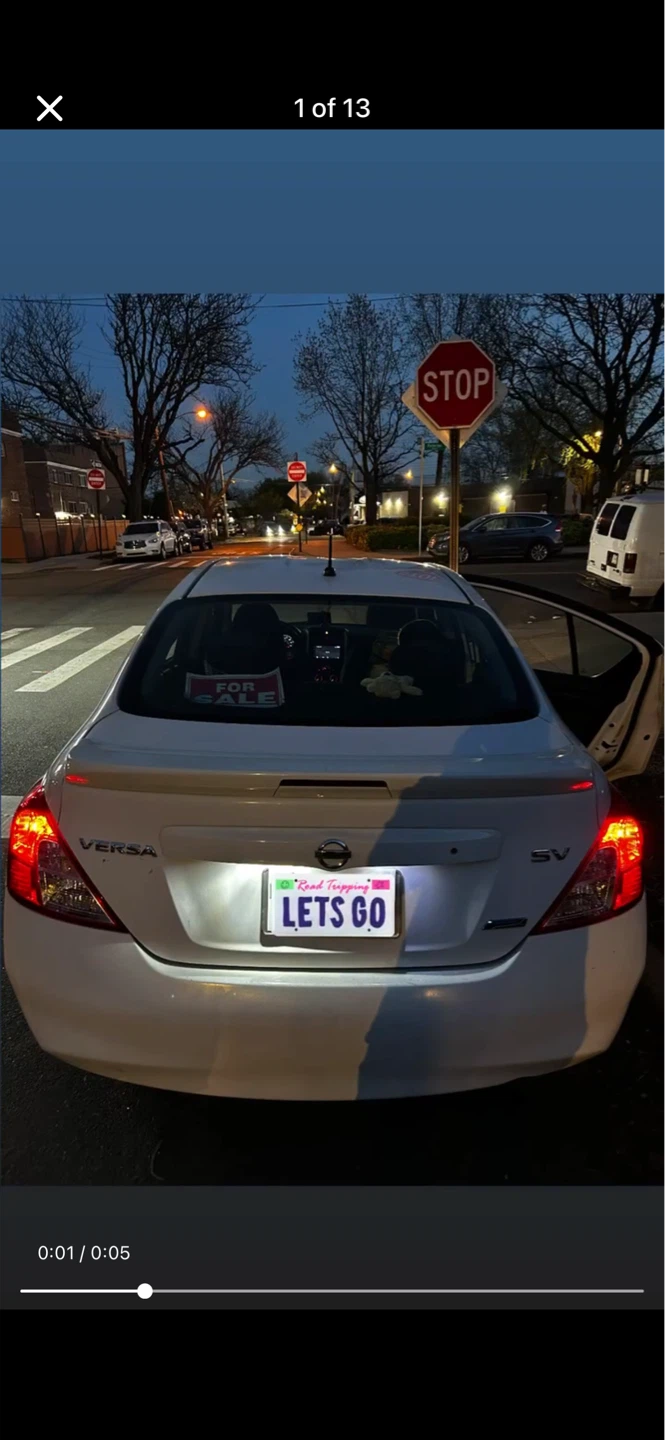 2014 Nissan Versa • SV Sedan 4D - photo 3