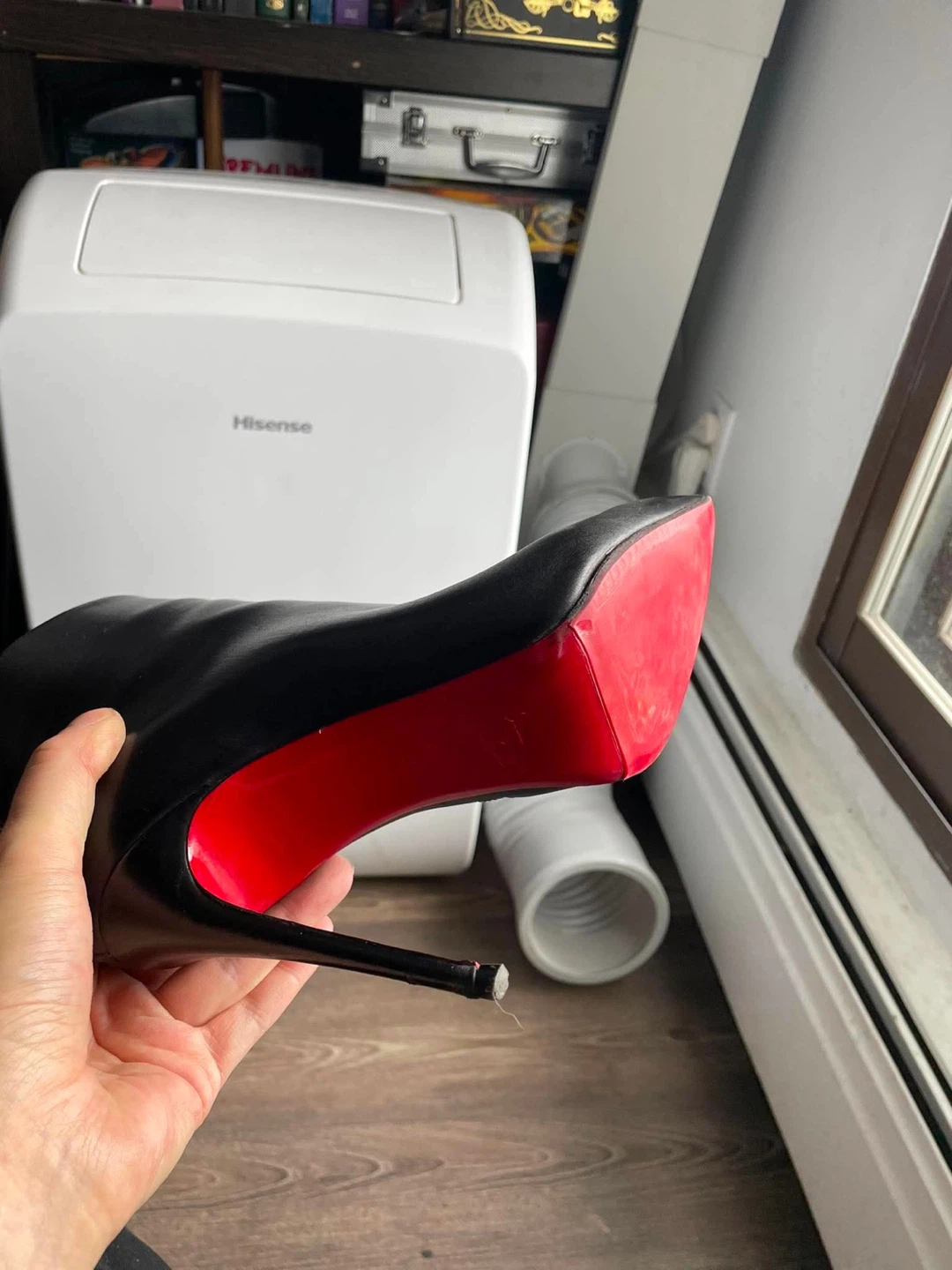 Louis vuttione Black Leather Ankle Boots with Red Soles - photo 2