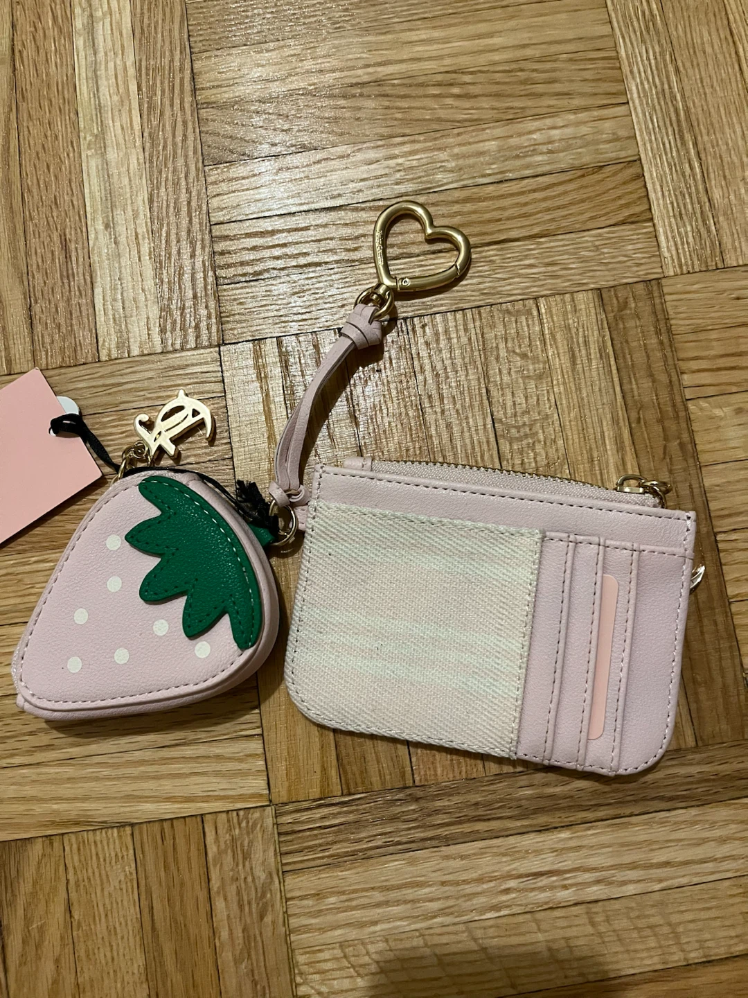 Juicy Couture Strawberry Wallet & Keychain Set – New - photo 4