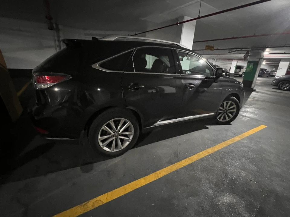 Lexus RX350 SUV - photo 2