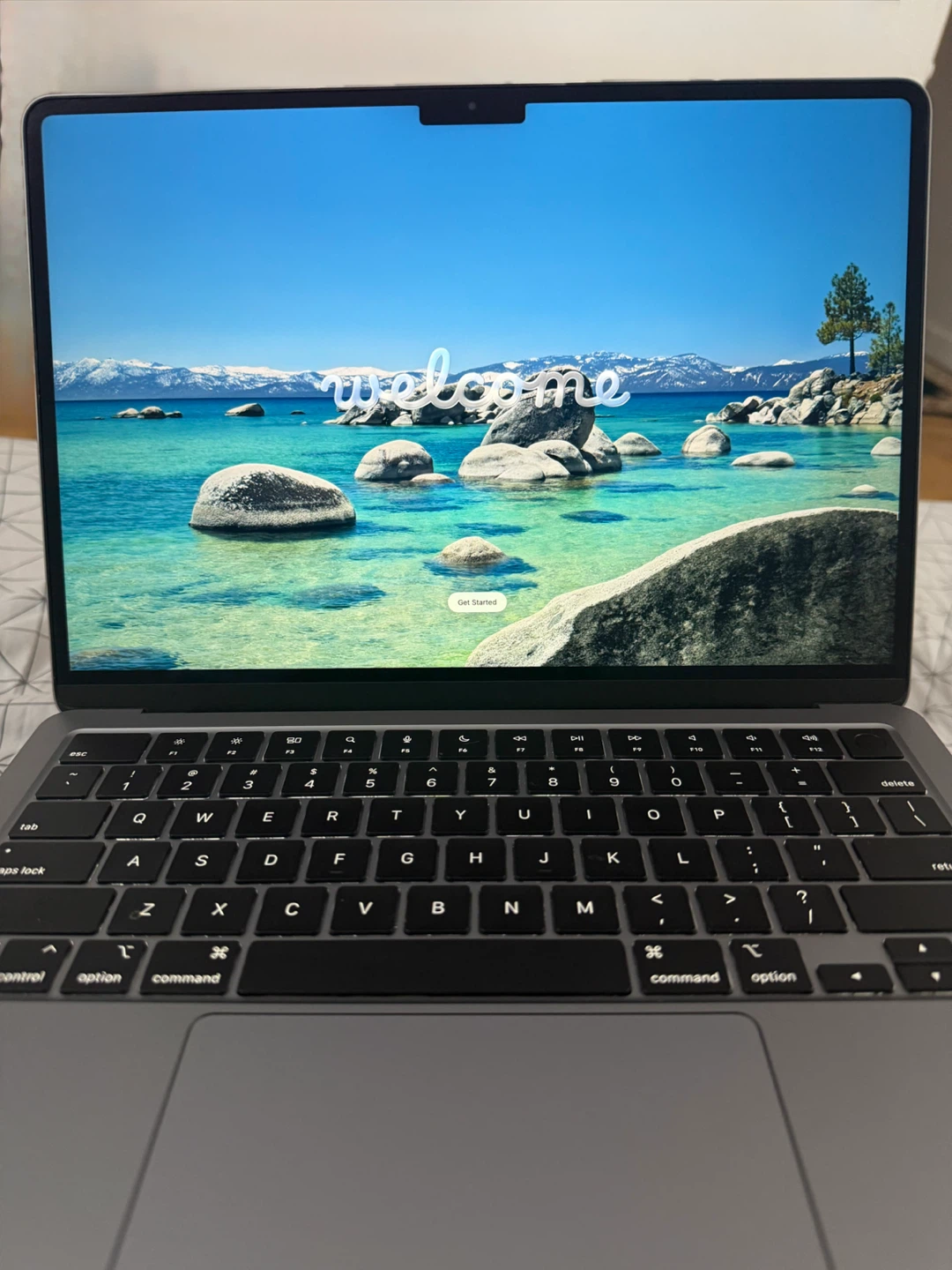 Apple MacBook Air M2 13.6-inch