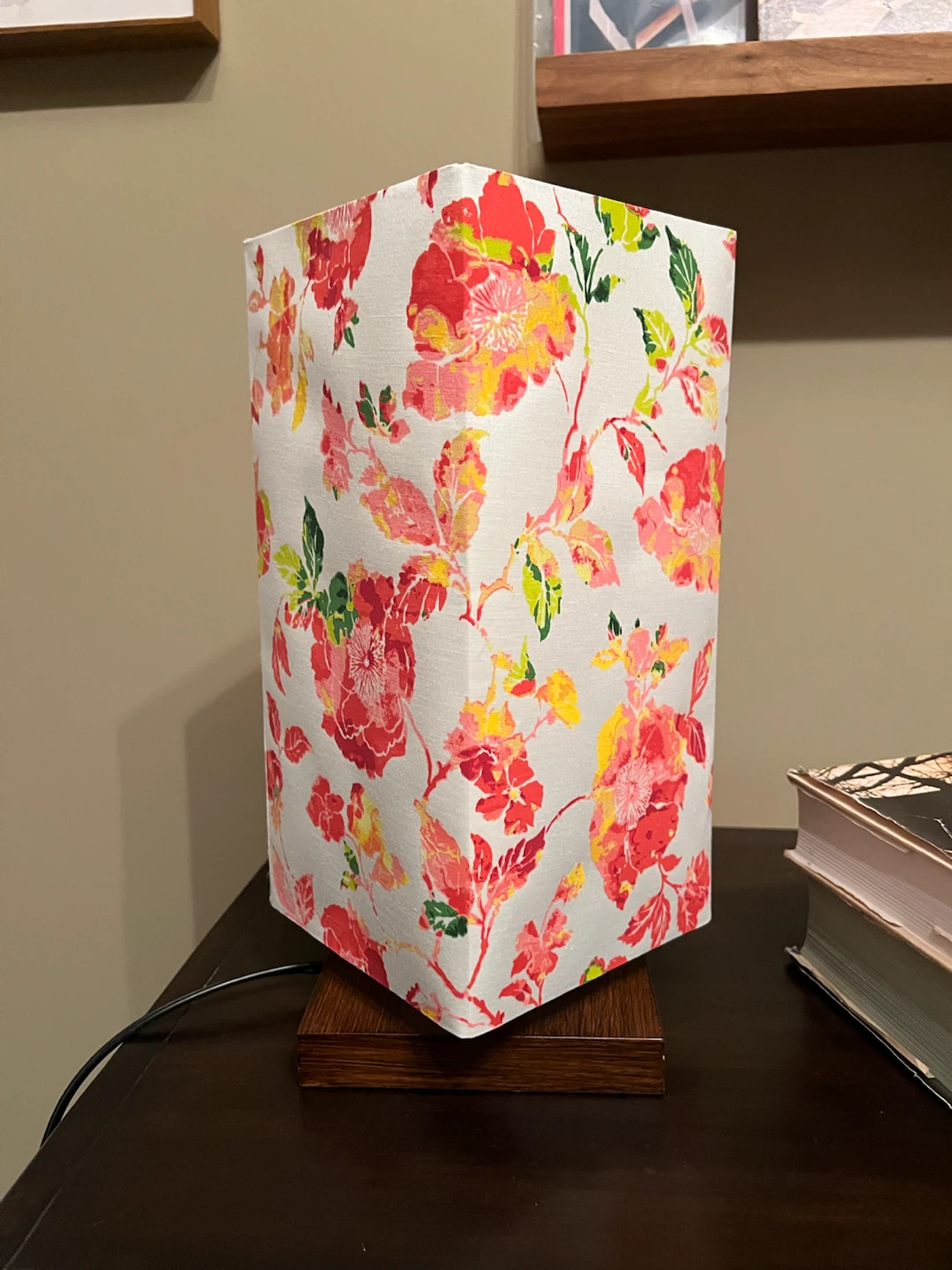 Floral Accent Lamp with Wooden Base